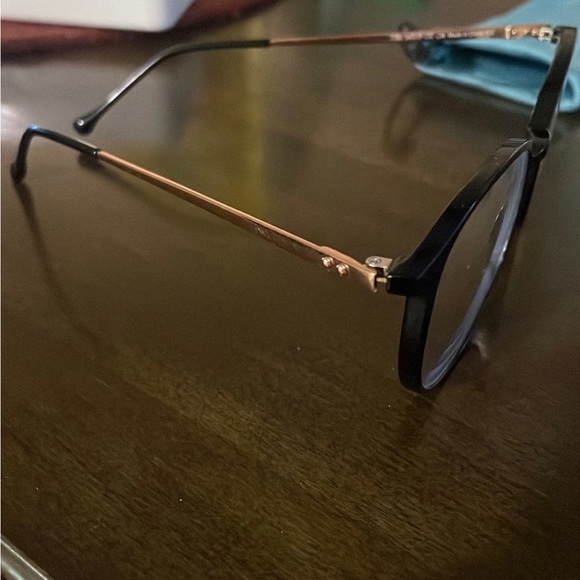 🔴 Black and Rose Gold Glasses Frames - Picture 3 of 5